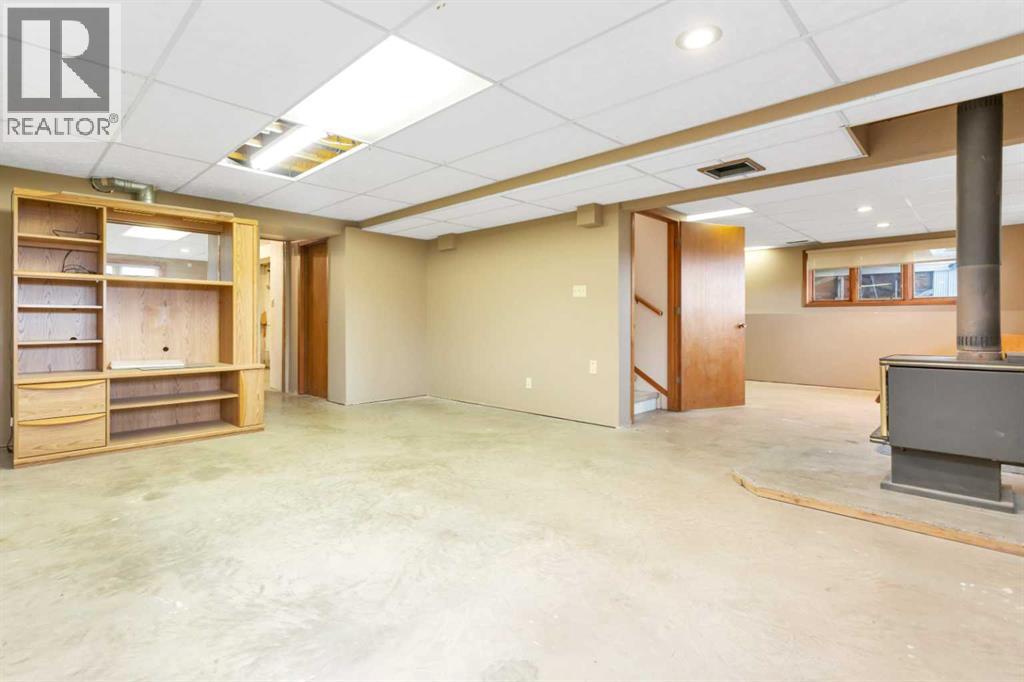 5201 46 Avenue - 37