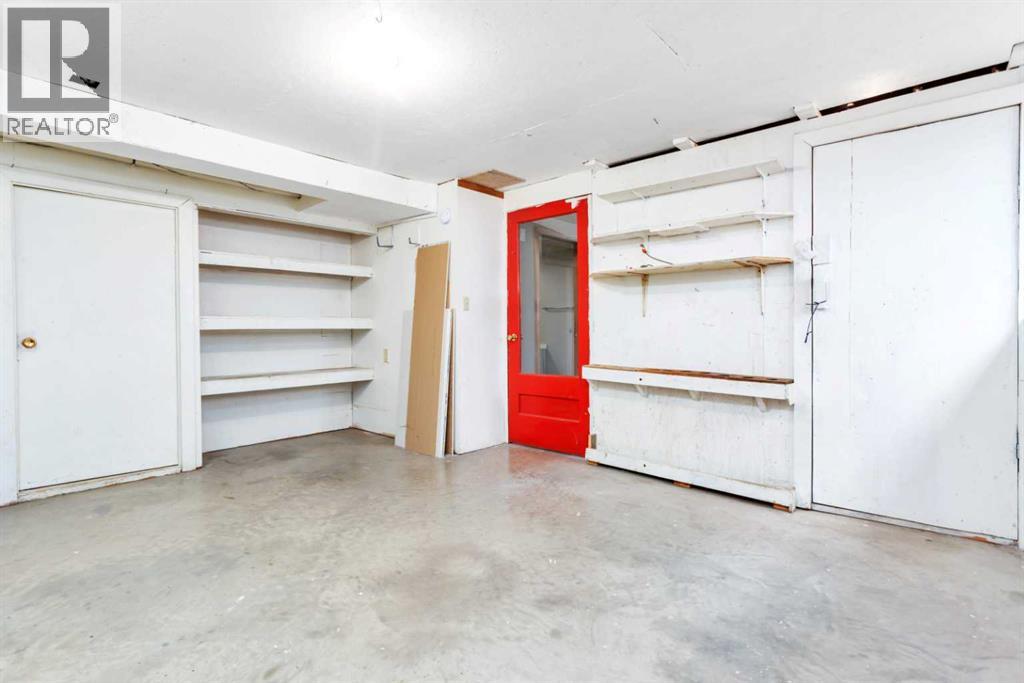 5201 46 Avenue - 44