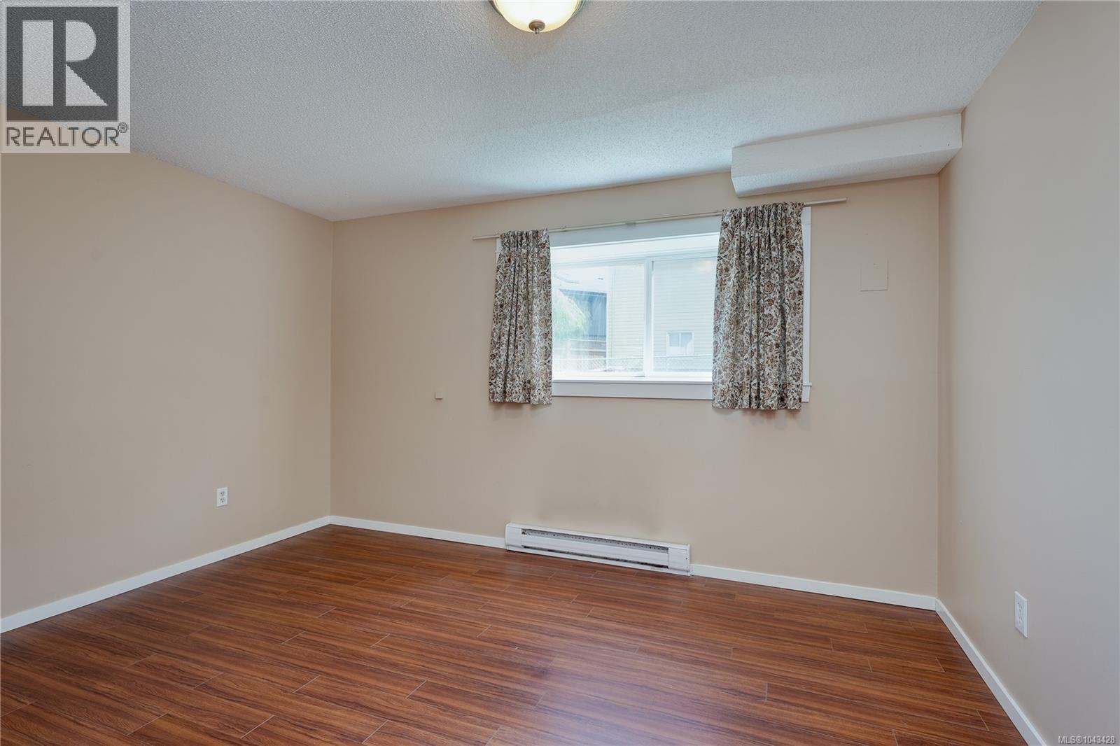  1521 San Juan Avenue, Saanich
