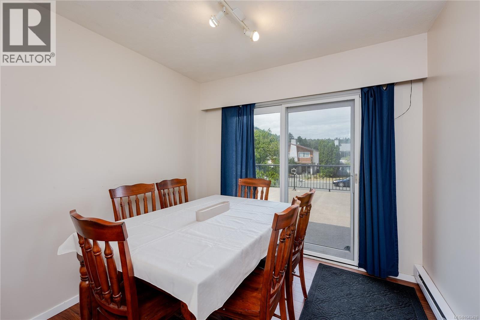  1521 San Juan Avenue, Saanich