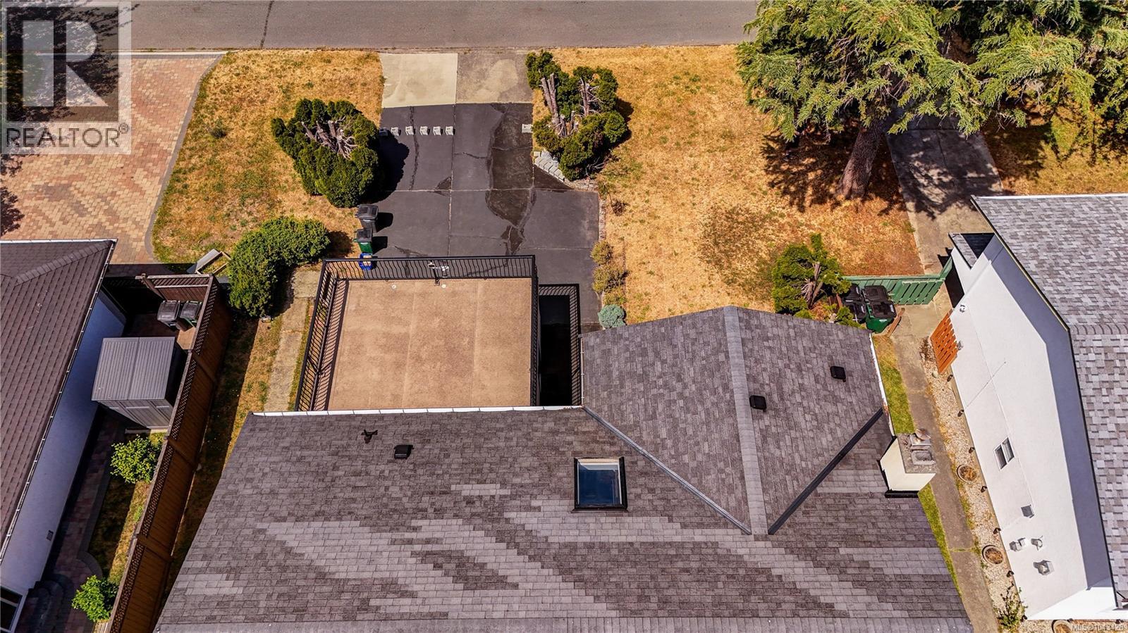  1521 San Juan Avenue, Saanich
