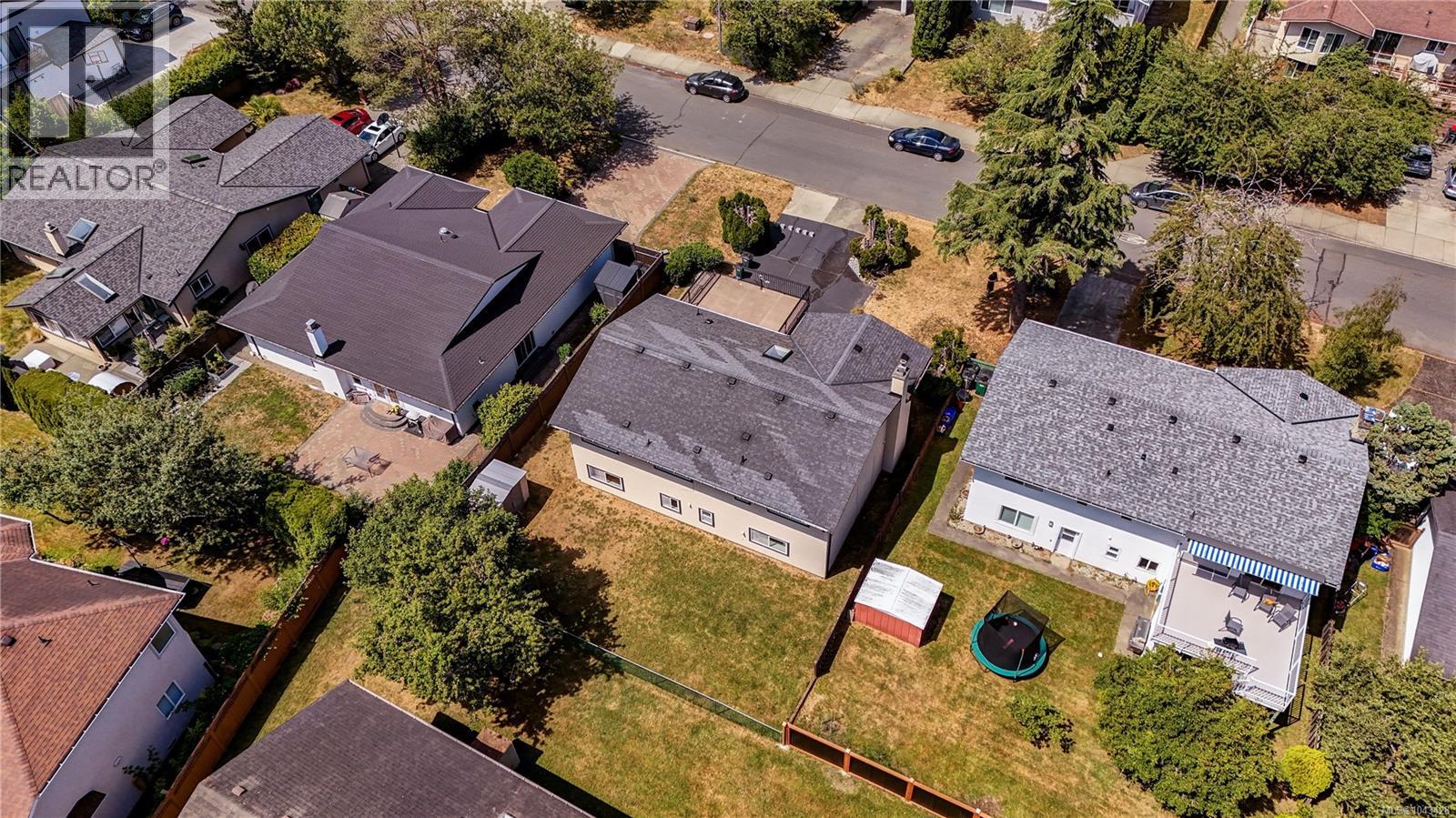  1521 San Juan Avenue, Saanich
