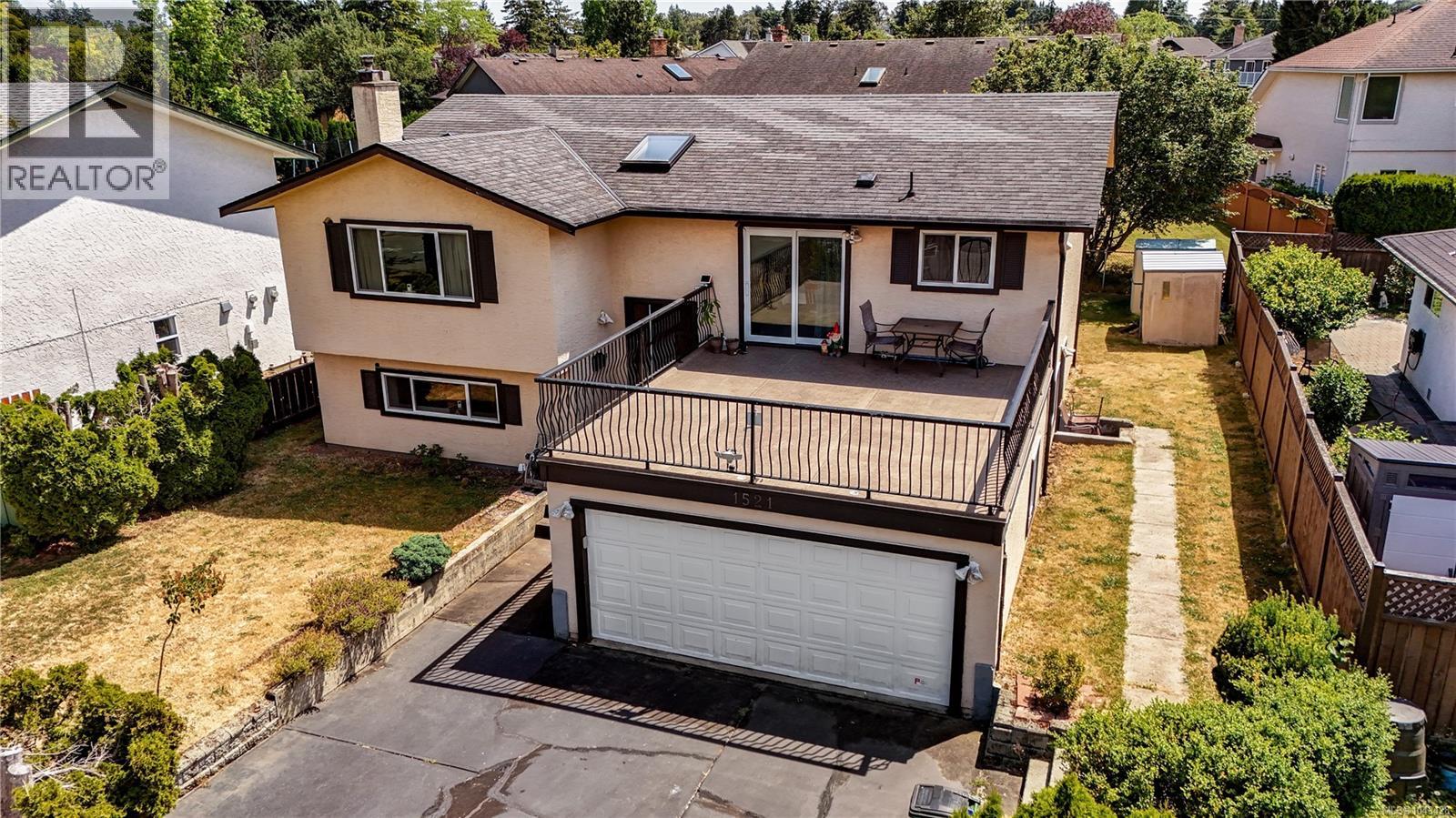  1521 San Juan Avenue, Saanich