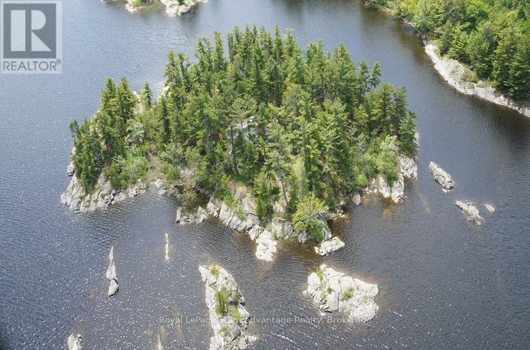 TP3411 ISLAND FRENCH RIVER - 1