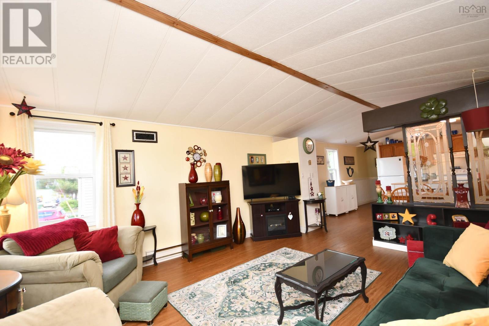 1526 Woodbine Drive - 8