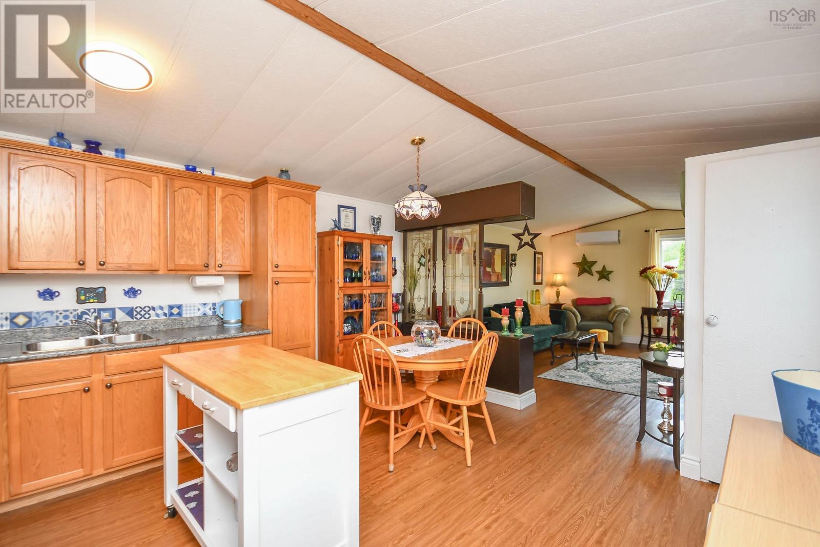1526 Woodbine Drive - 3