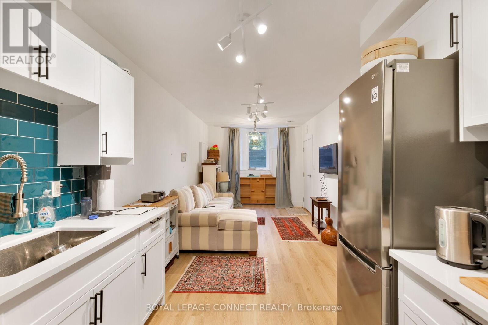 16 ROSEMOUNT AVENUE - 42