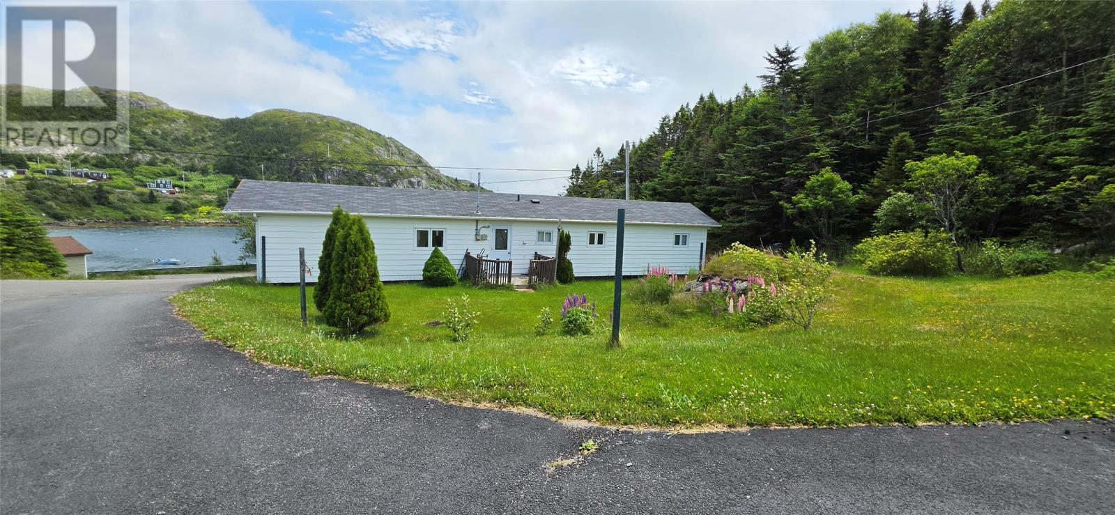 3 Bayview Drive - Image 2