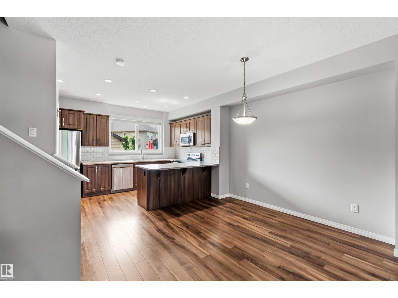 21839 99 AV NW - 15