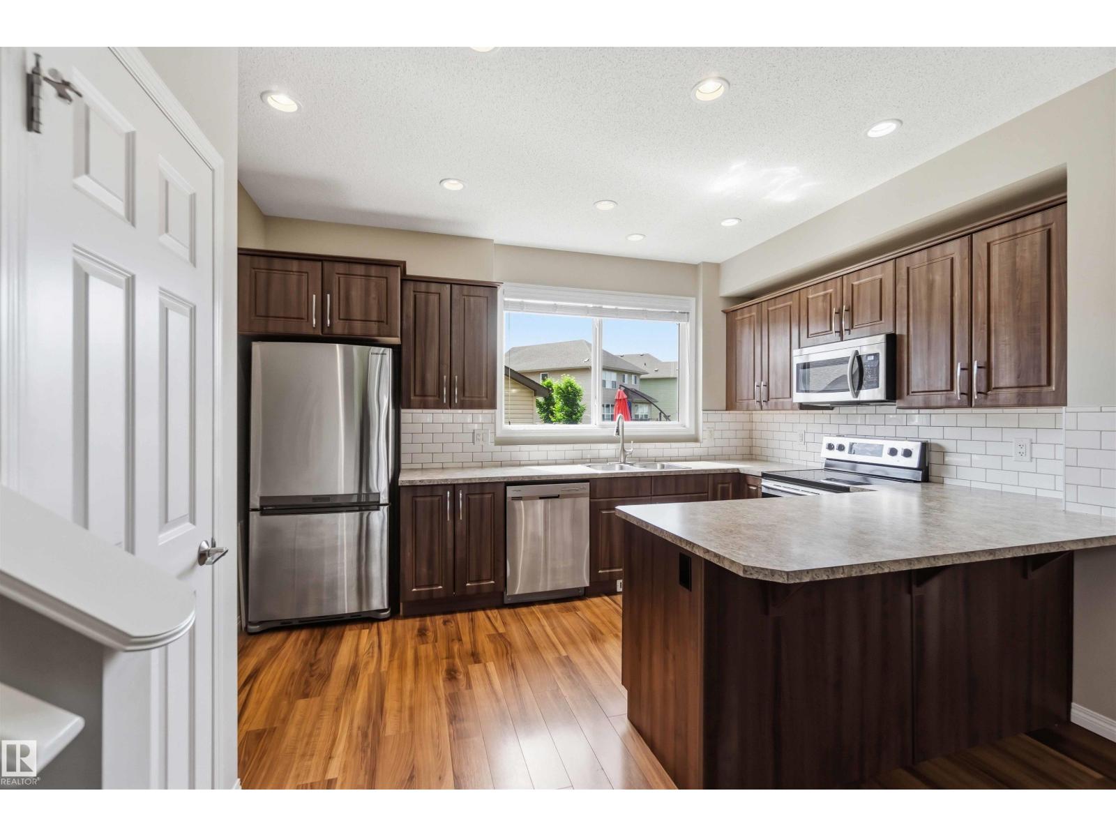 21839 99 AV NW - 19