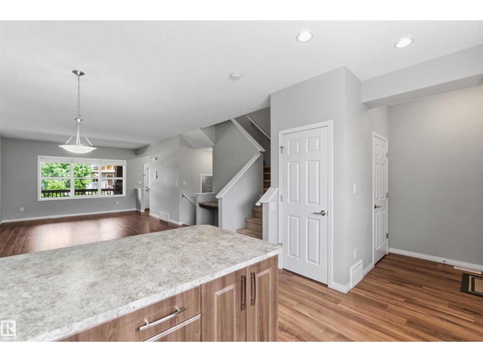 21839 99 AV NW - 21