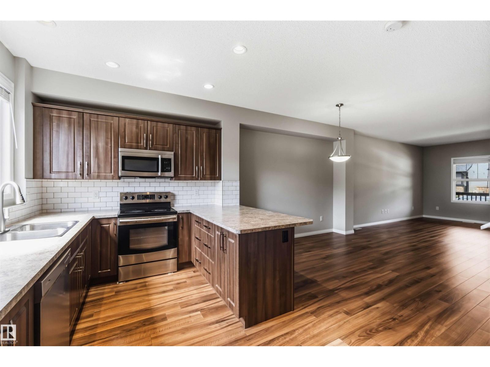 21839 99 AV NW - 23