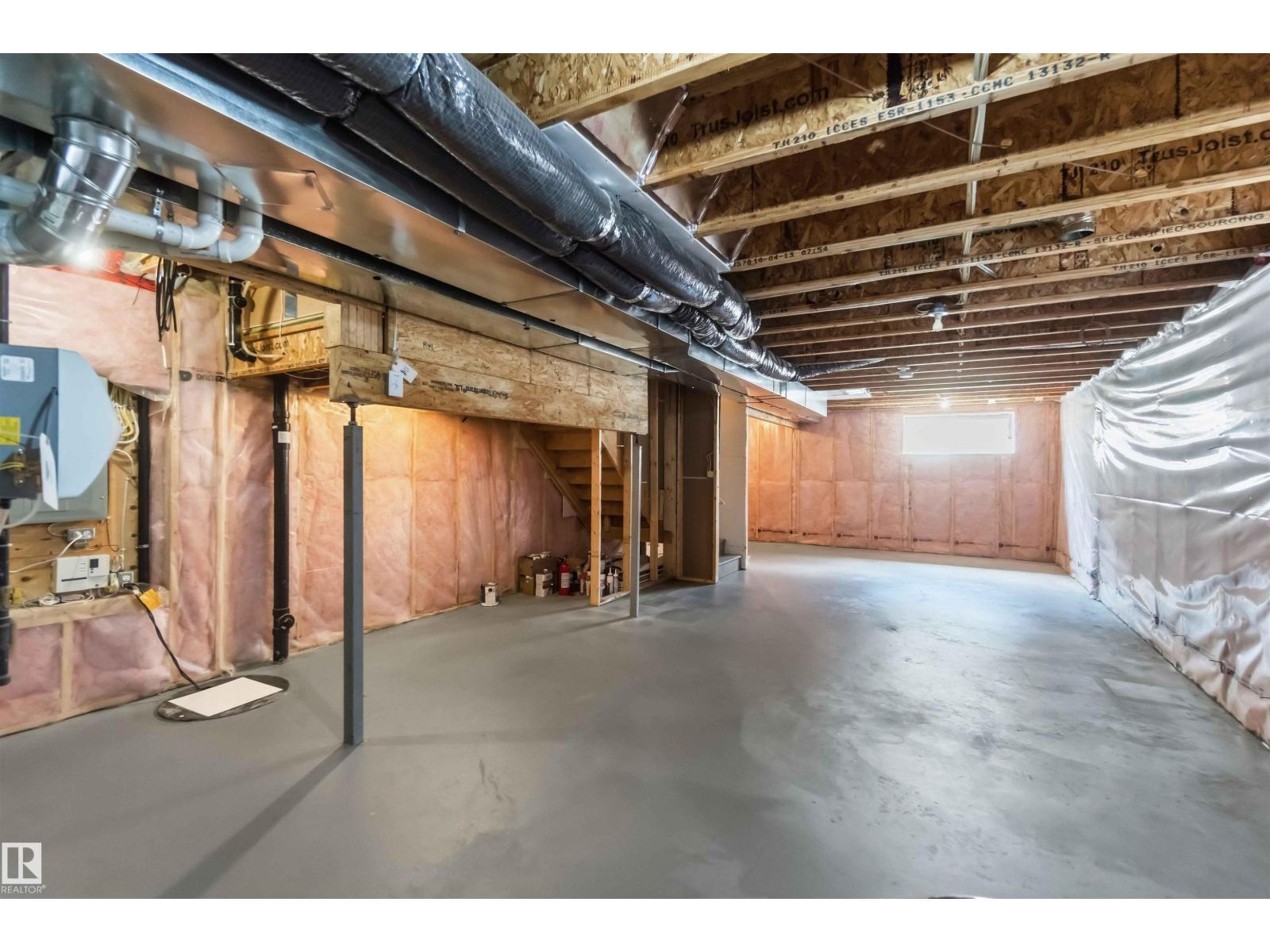 21839 99 AV NW - 50