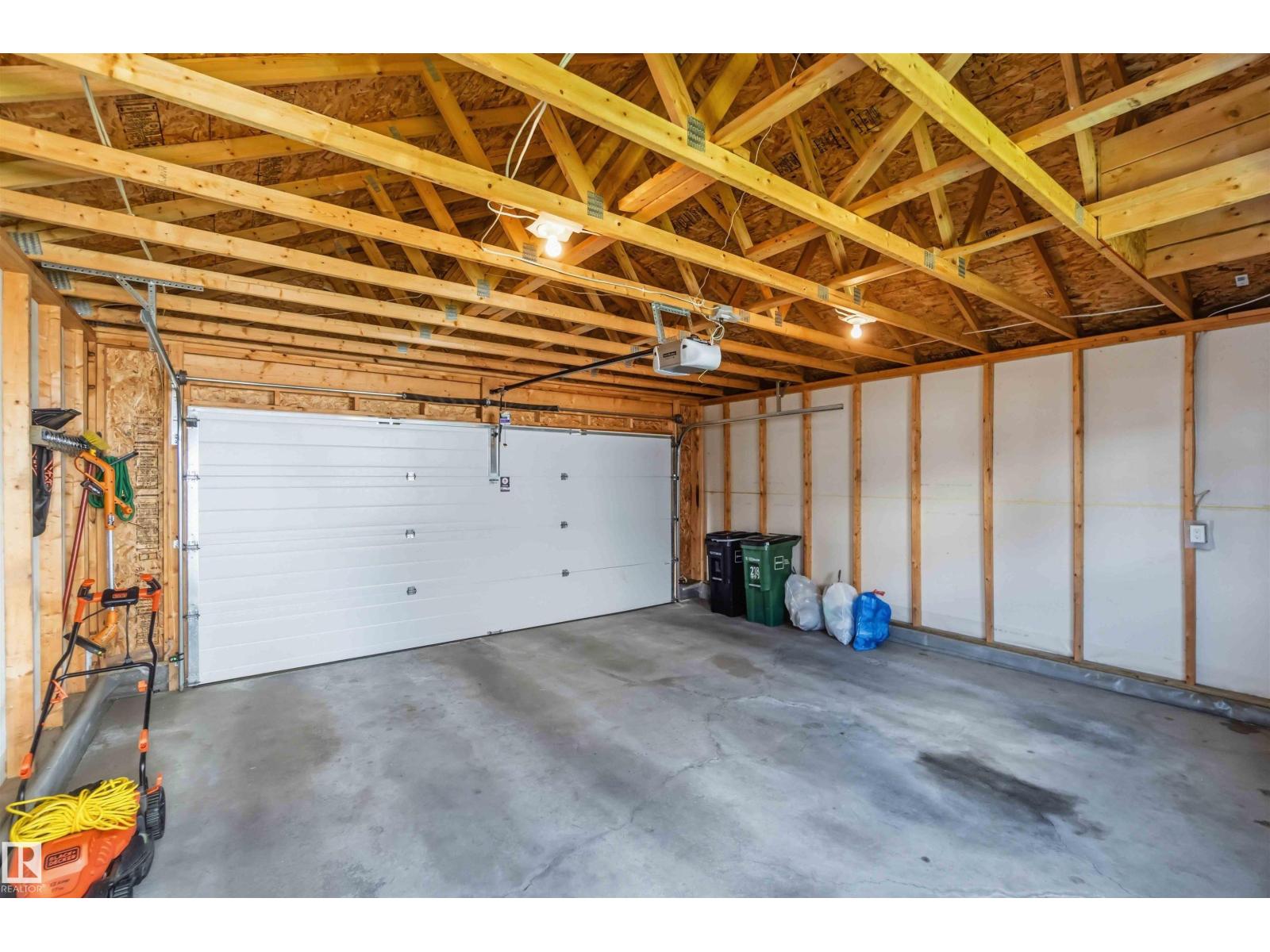 21839 99 AV NW - 51