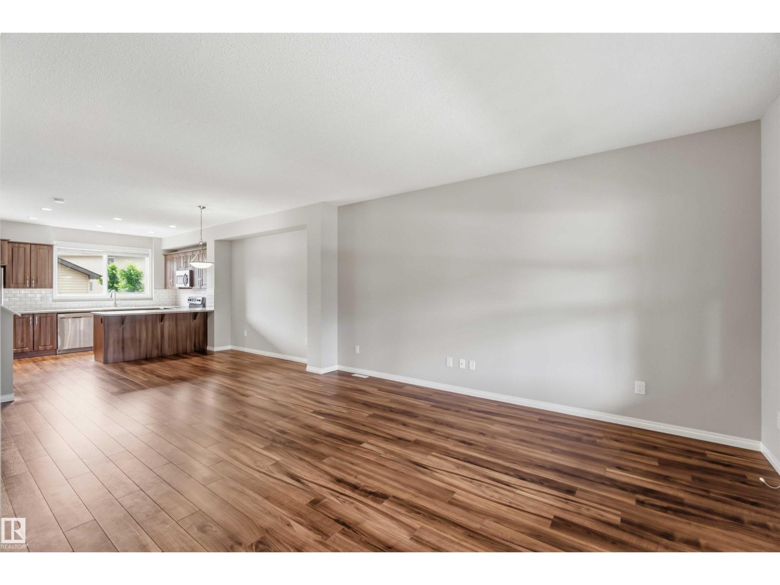 21839 99 AV NW - 9