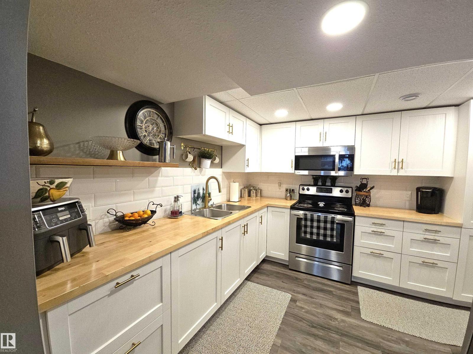 5519 42 ST - 42