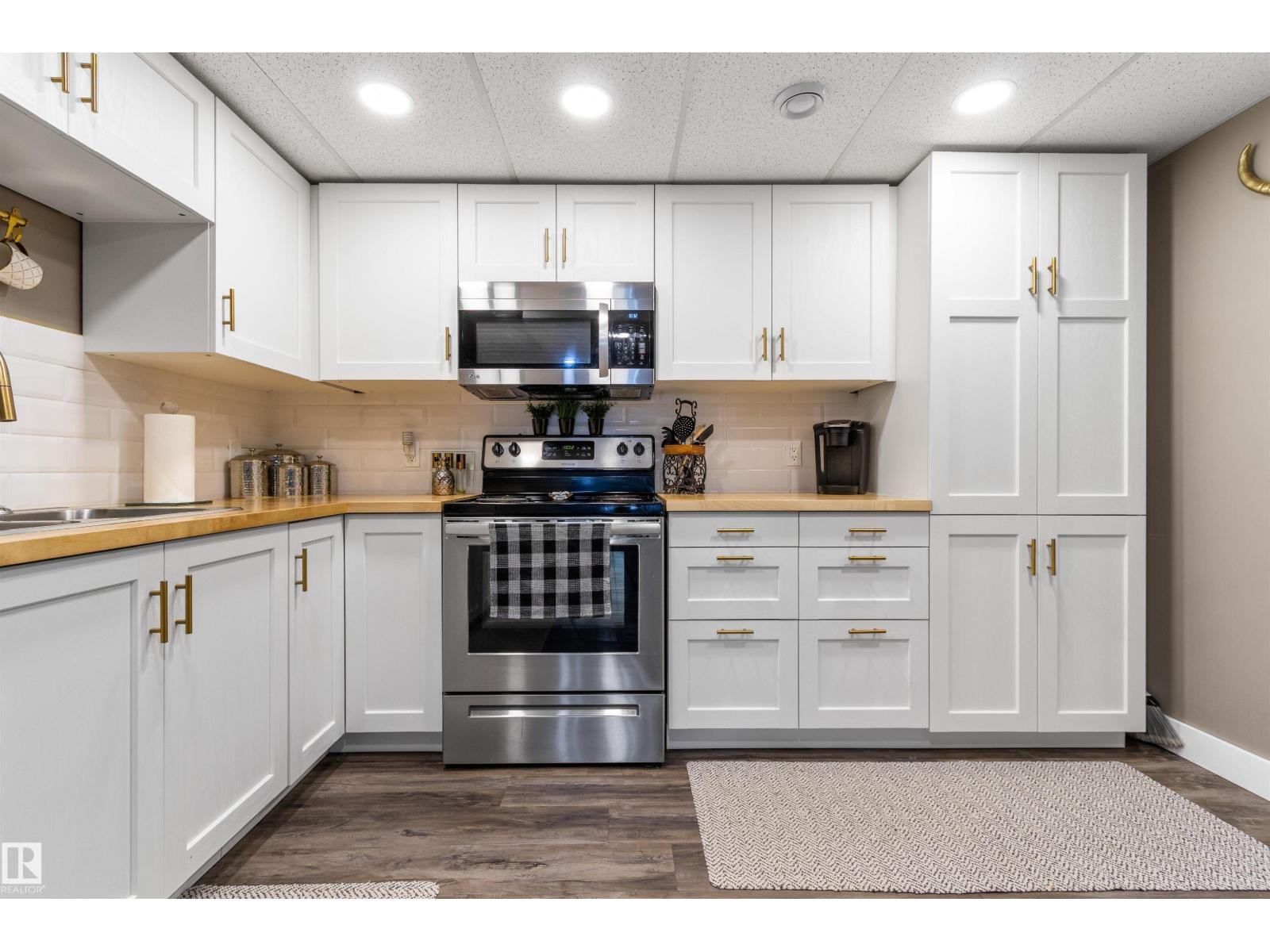 5519 42 ST - 43