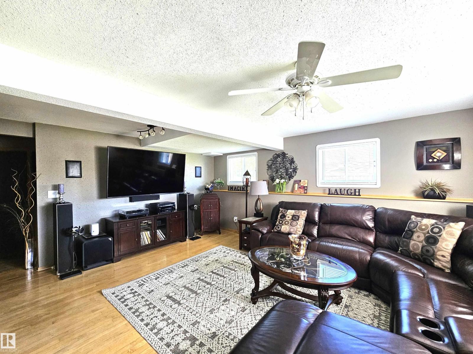 5519 42 ST - 48