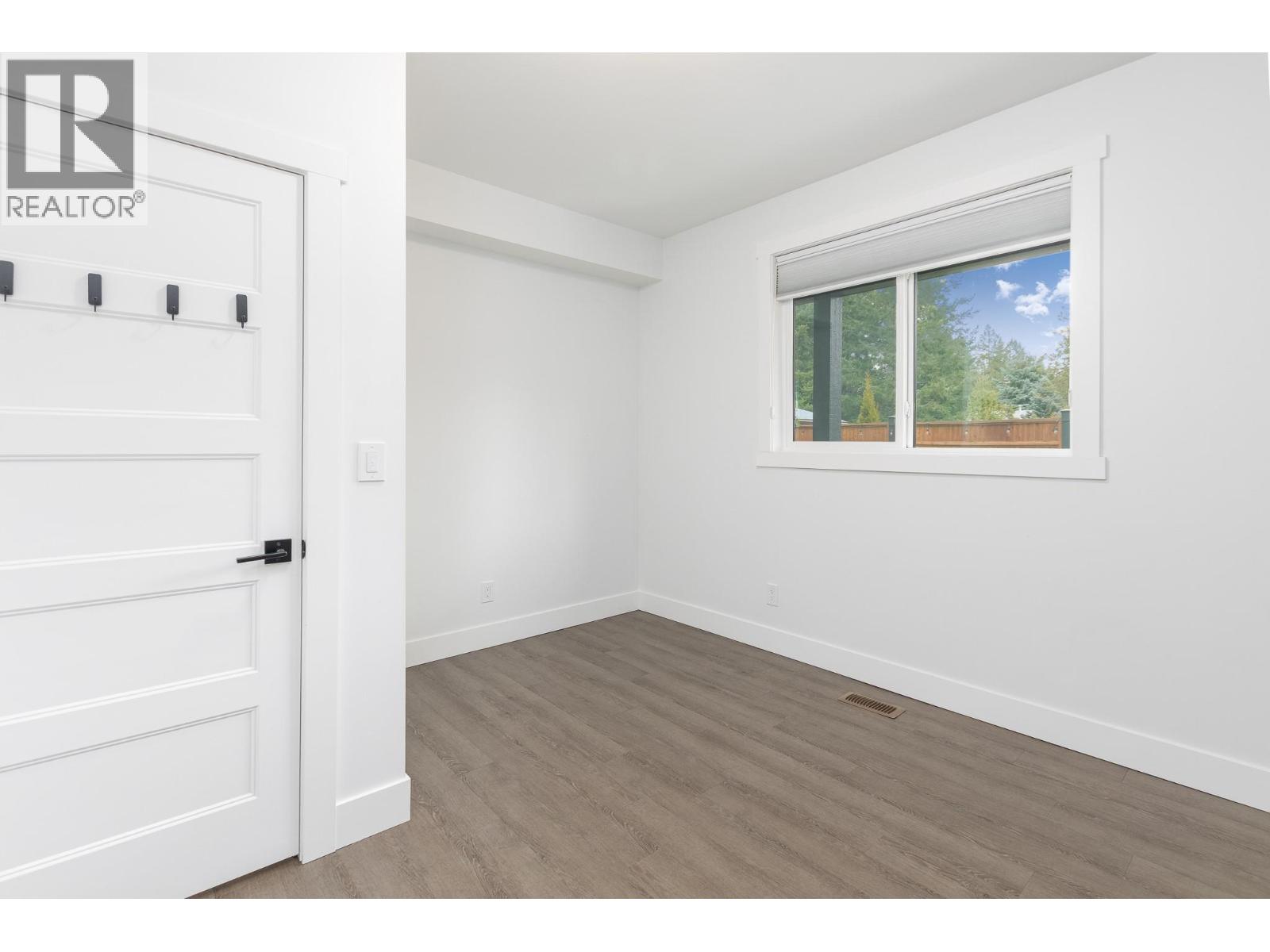 #4 1441 20 Avenue SE - 35