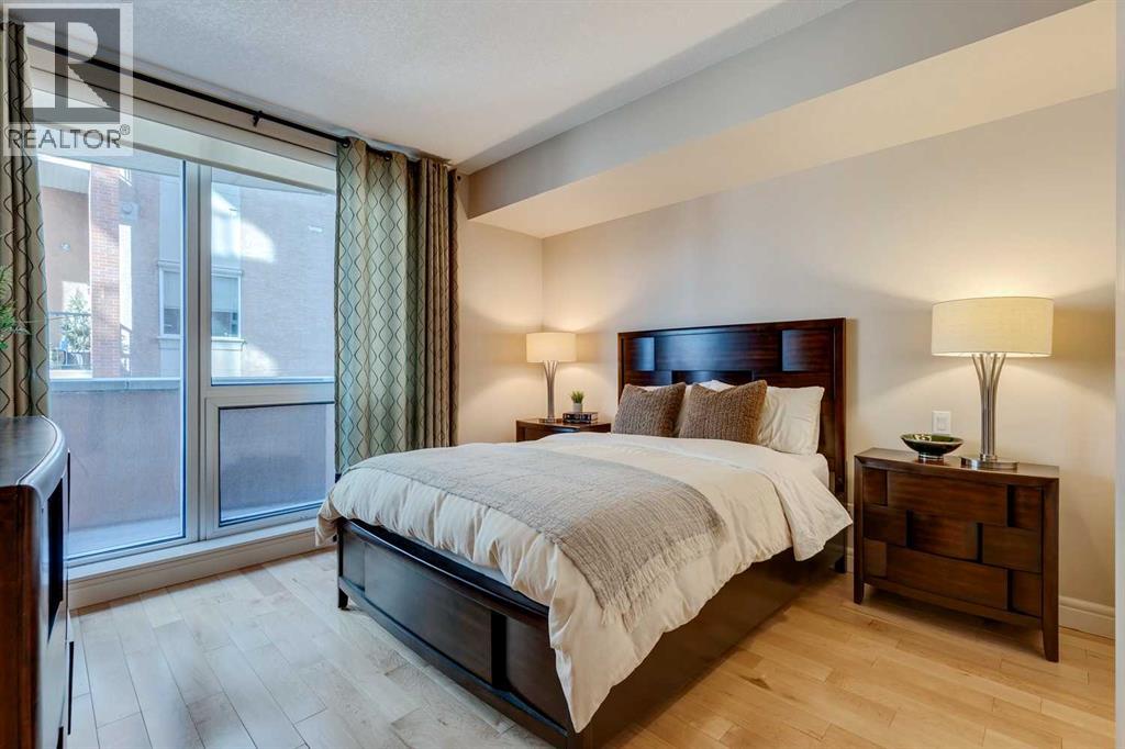 #206 817 15 Avenue SW - 1