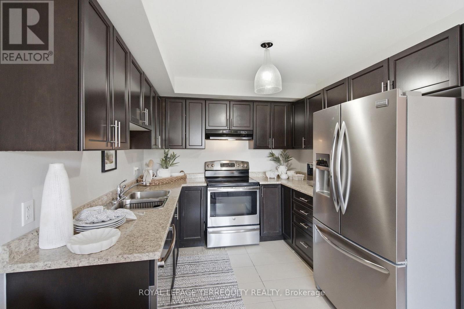 52 ARTANIA STREET - 15
