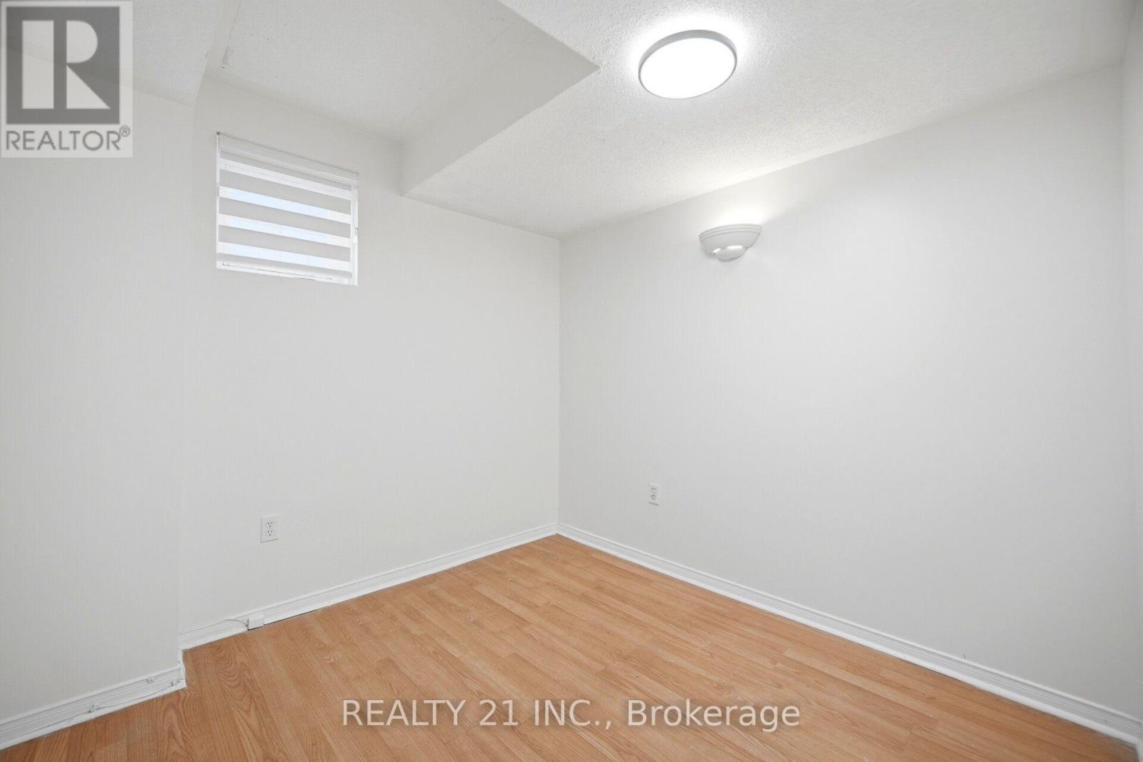 #93 200 MCLEVIN AVENUE - 16