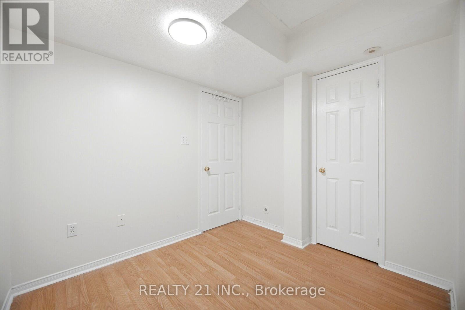 #93 200 MCLEVIN AVENUE - 17