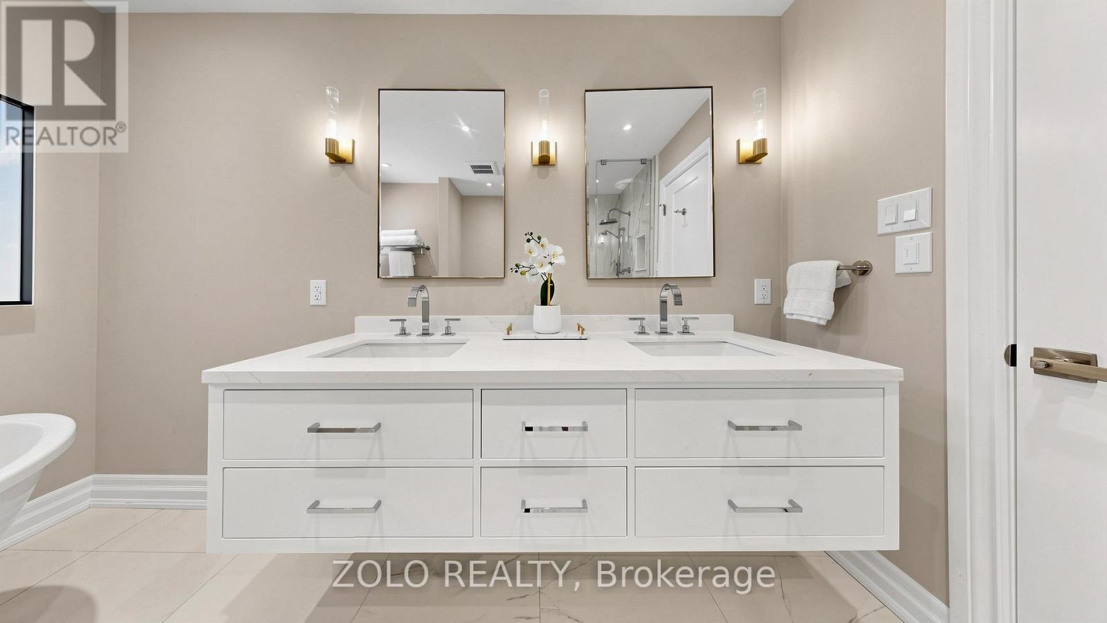 41 MEADOWCLIFFE DRIVE - 18