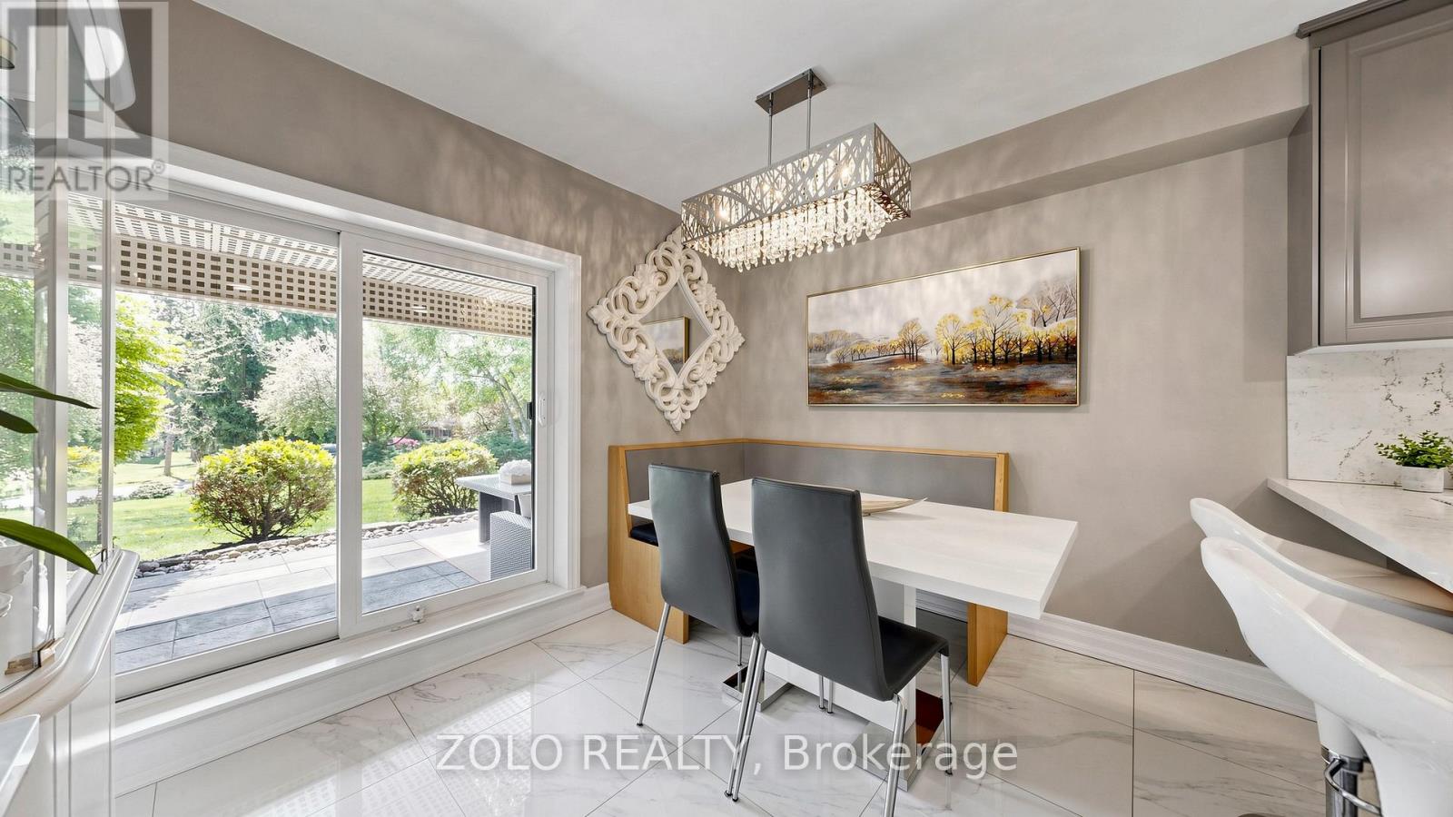 41 MEADOWCLIFFE DRIVE - 31