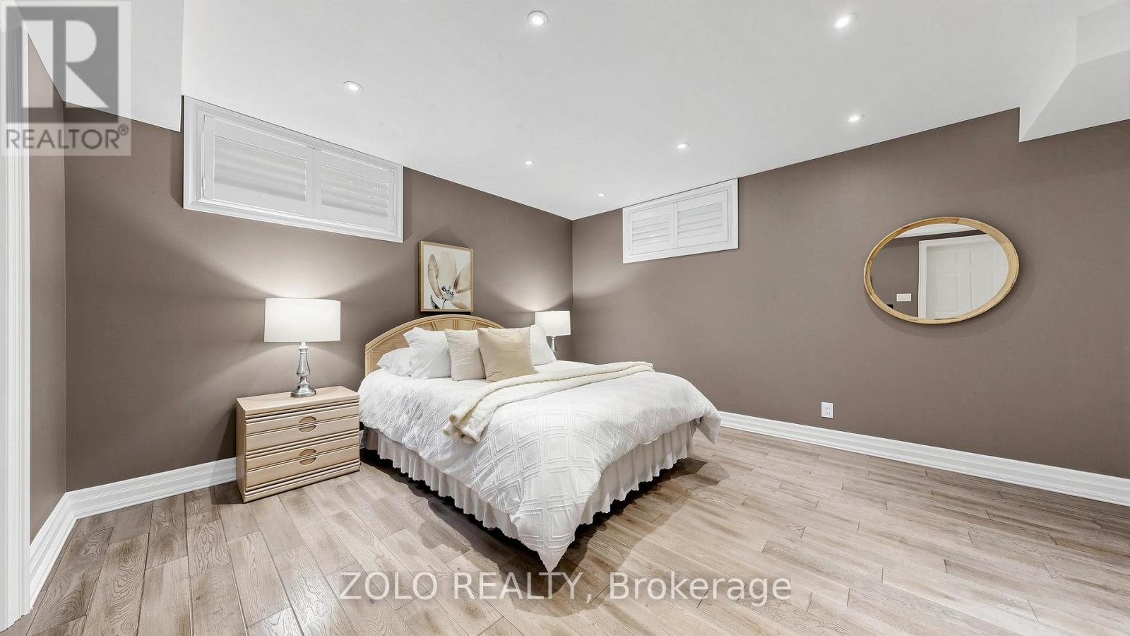 41 MEADOWCLIFFE DRIVE - 33