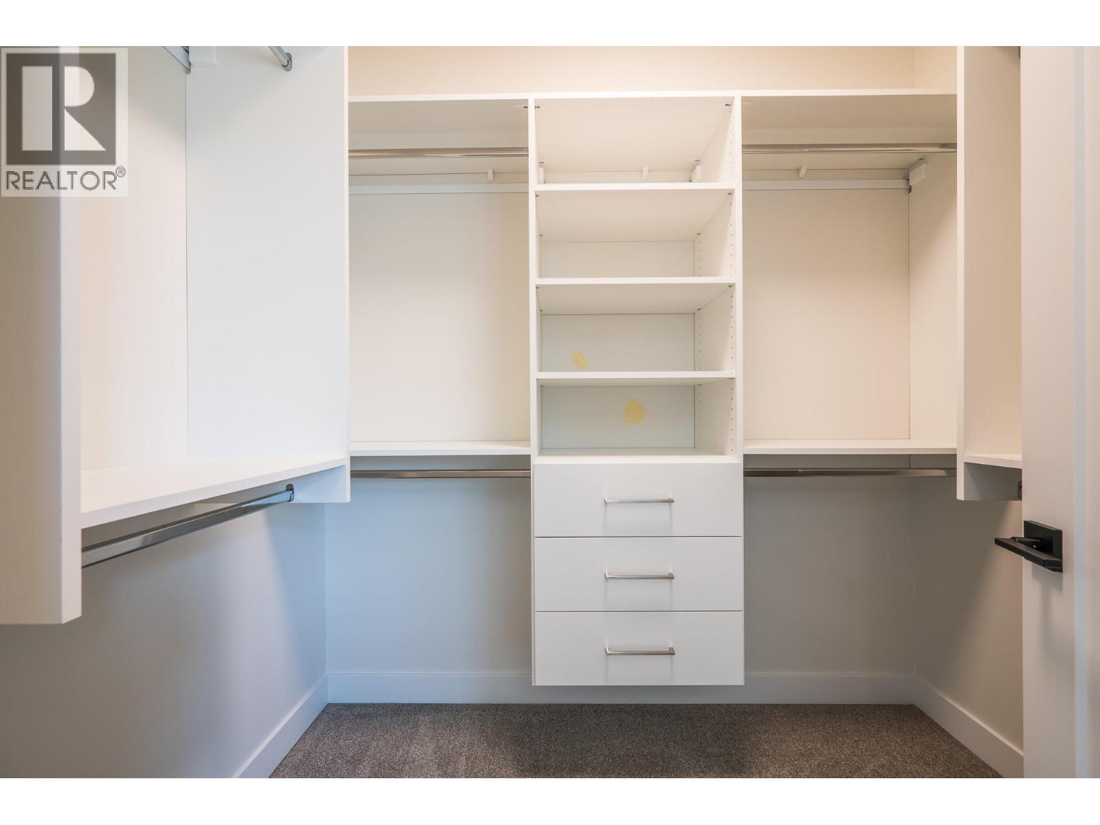 723 LYNE Road - 13