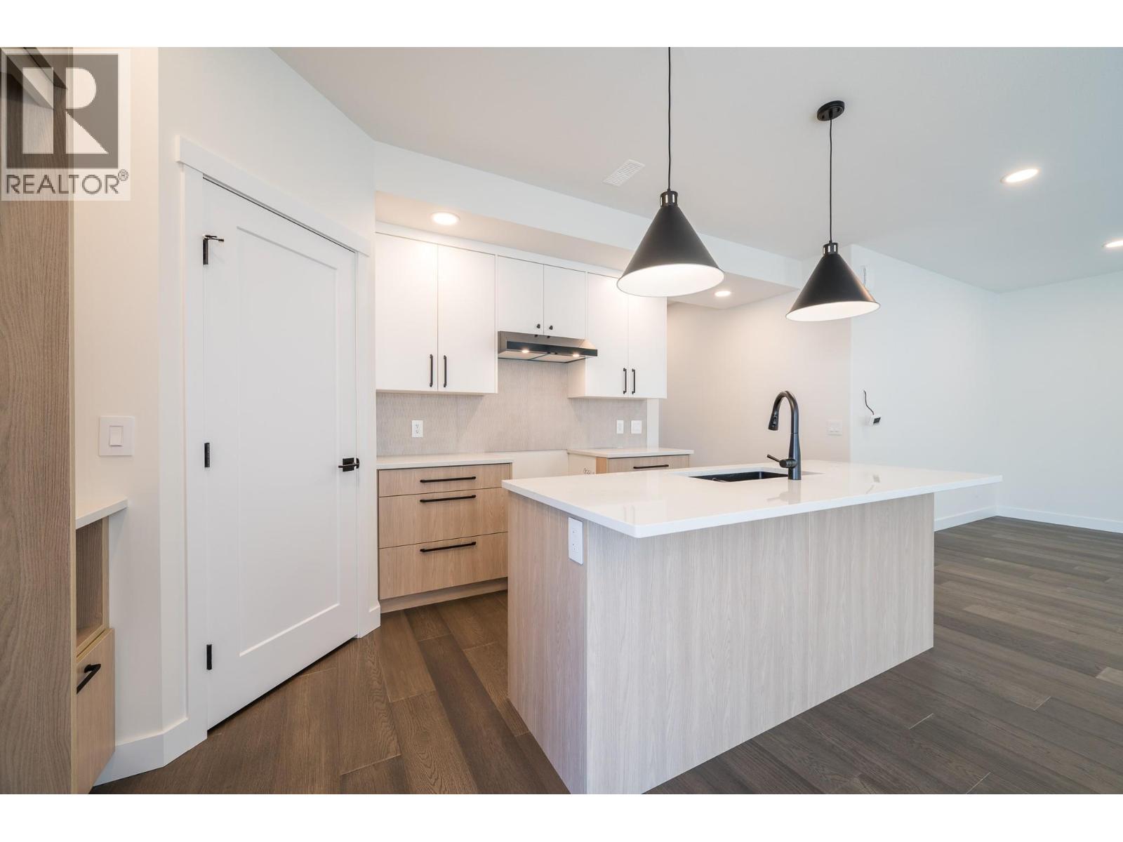 723 LYNE Road - 5