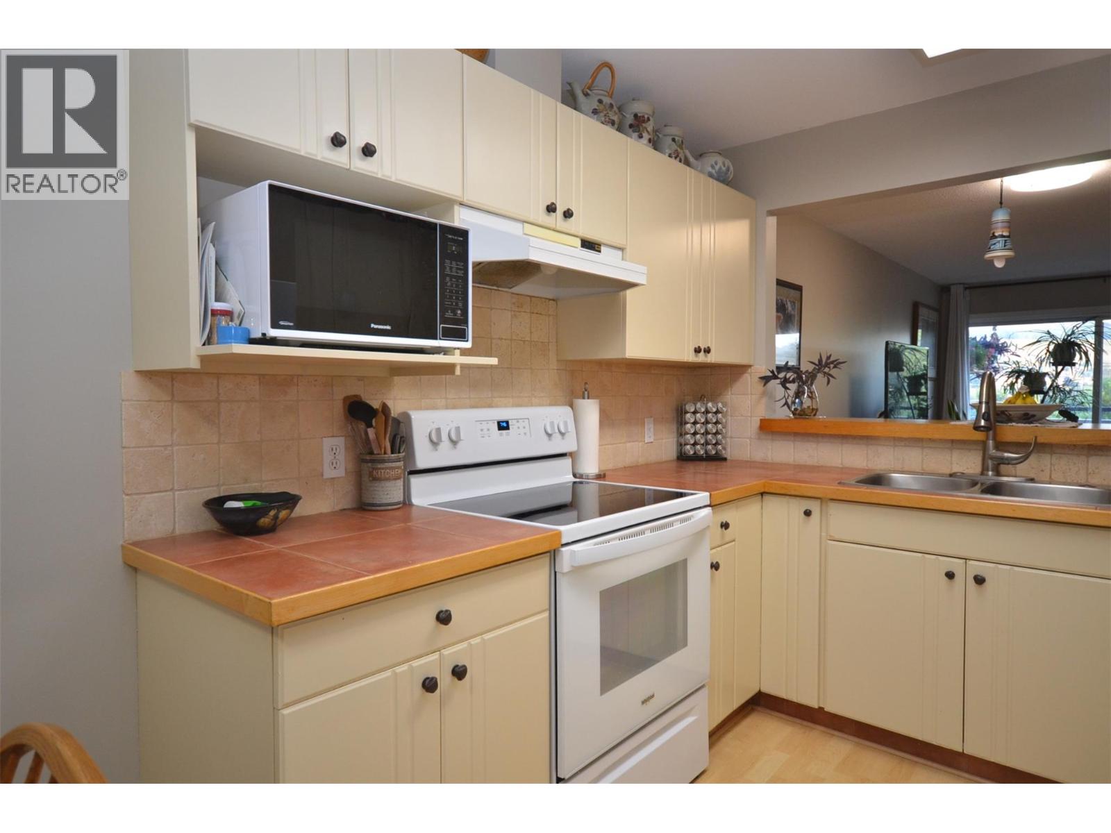 #29 4601 27 Avenue - 14