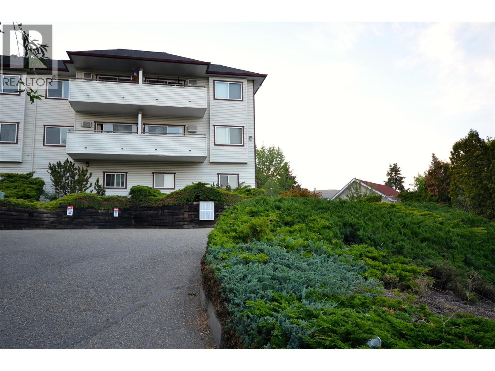#29 4601 27 Avenue - 9