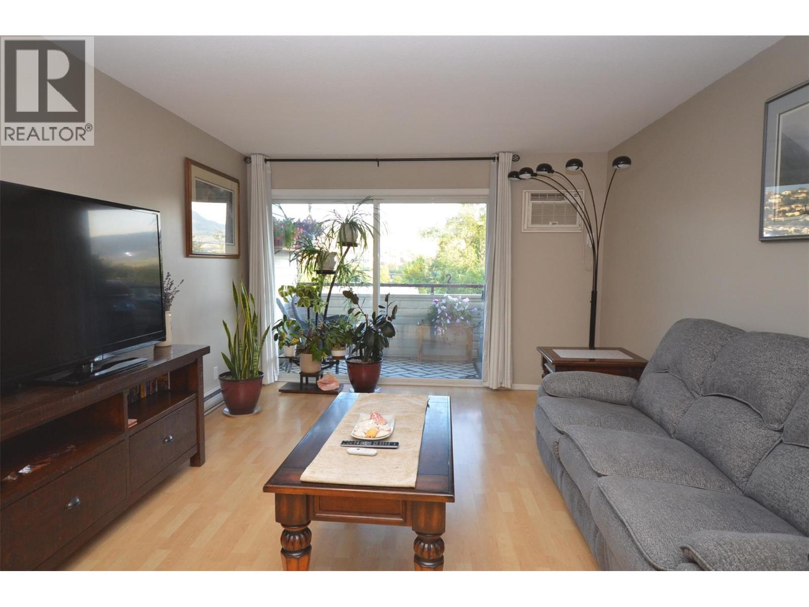 #29 4601 27 Avenue - 24