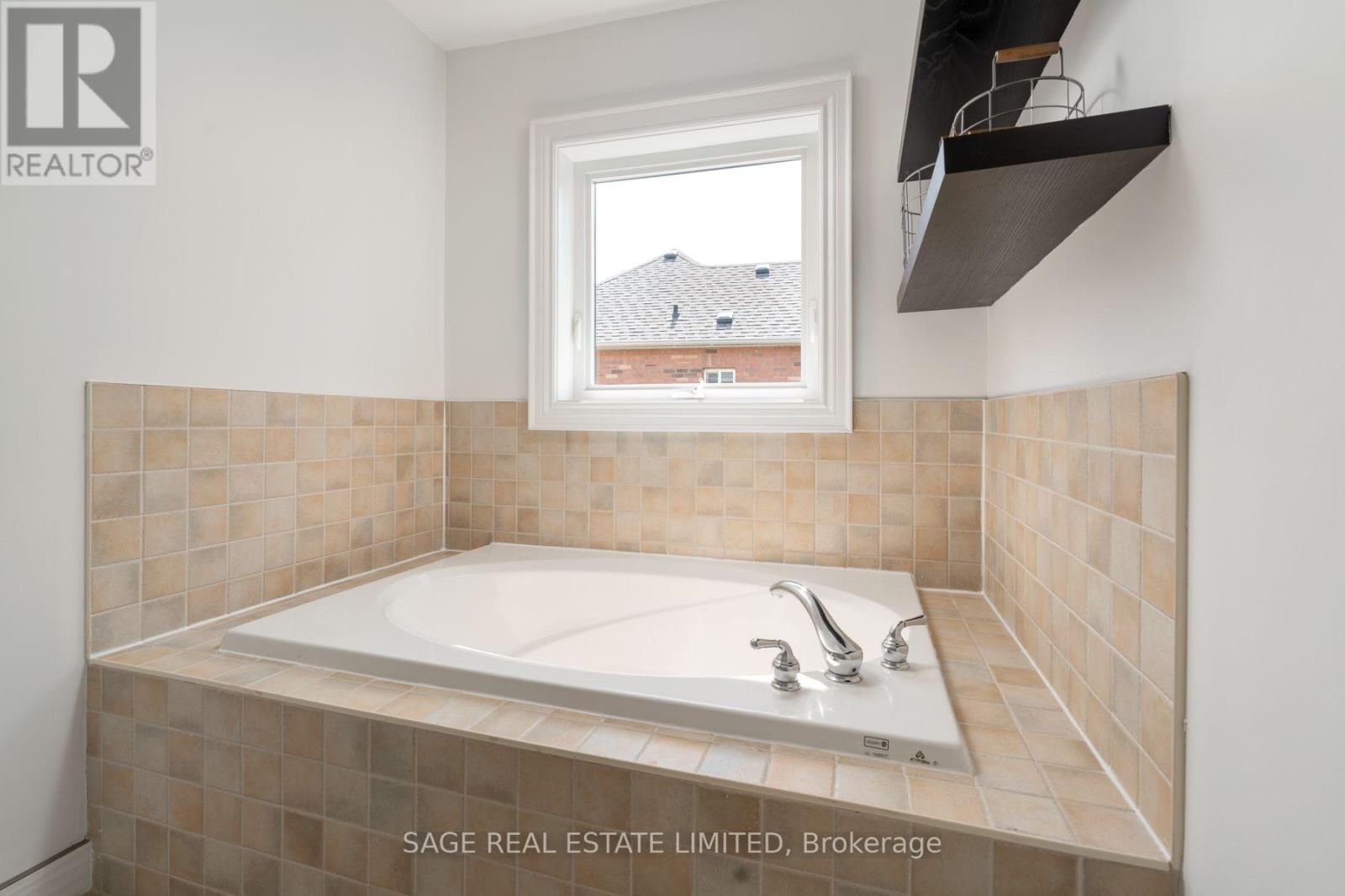51 PEDERSEN DRIVE - 21
