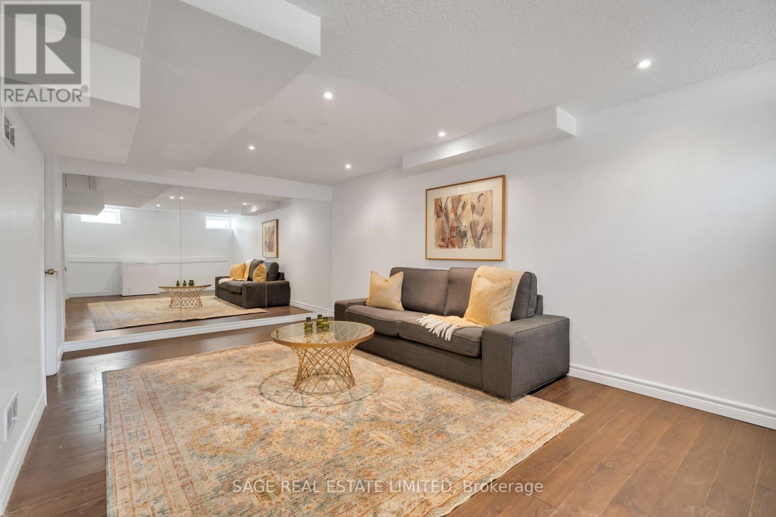 51 PEDERSEN DRIVE - 27
