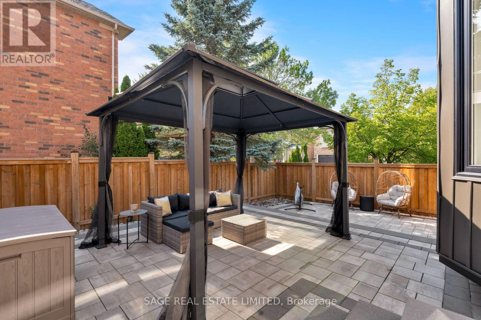 51 PEDERSEN DRIVE - 33