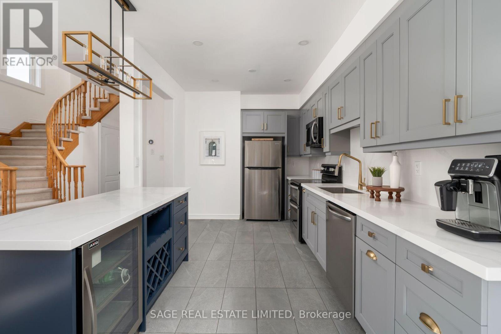 51 PEDERSEN DRIVE - 8