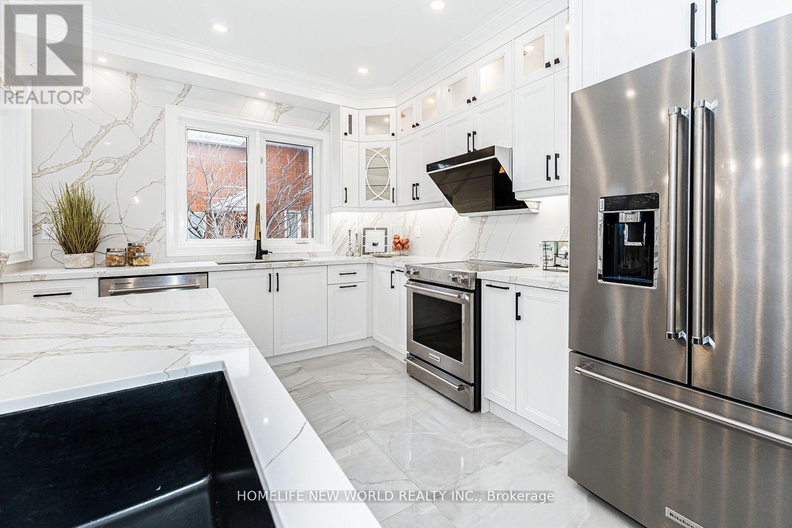 11 FORTUNE CRESCENT - 12