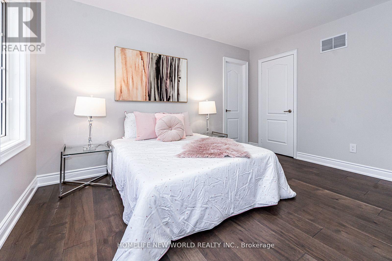 11 FORTUNE CRESCENT - 25