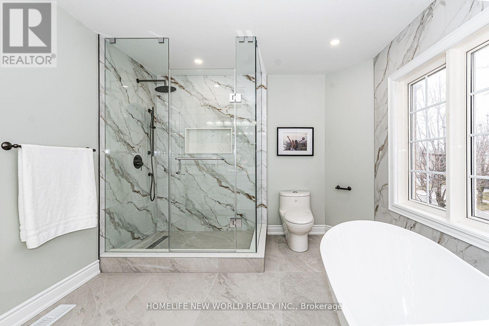 11 FORTUNE CRESCENT - 32