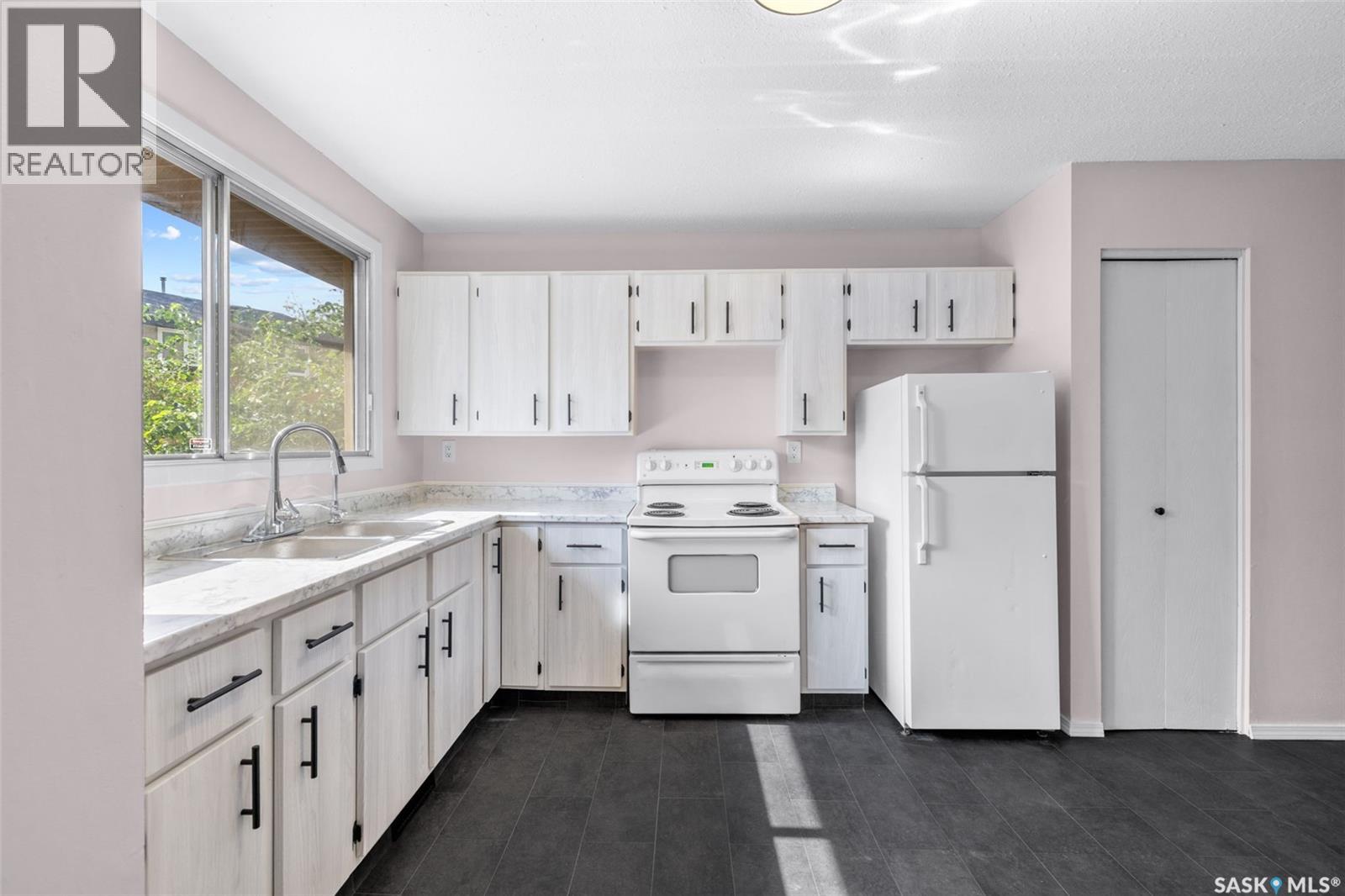 #1342 Brown STREET - Image 4