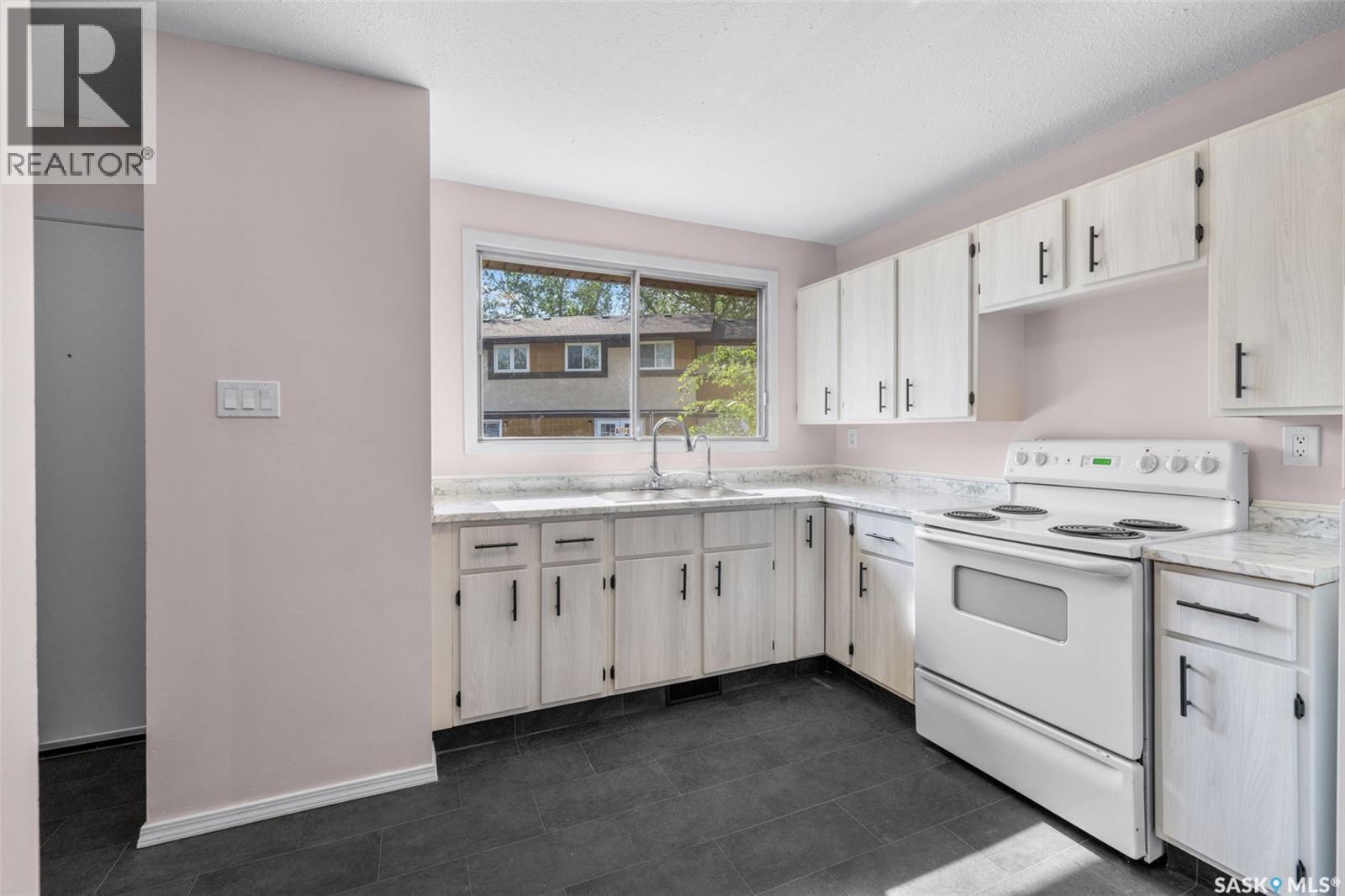 #1342 Brown STREET - Image 5