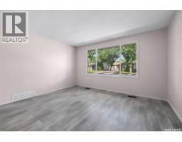 1342 Brown Street, Regina, SK S4N5M3 Photo 9