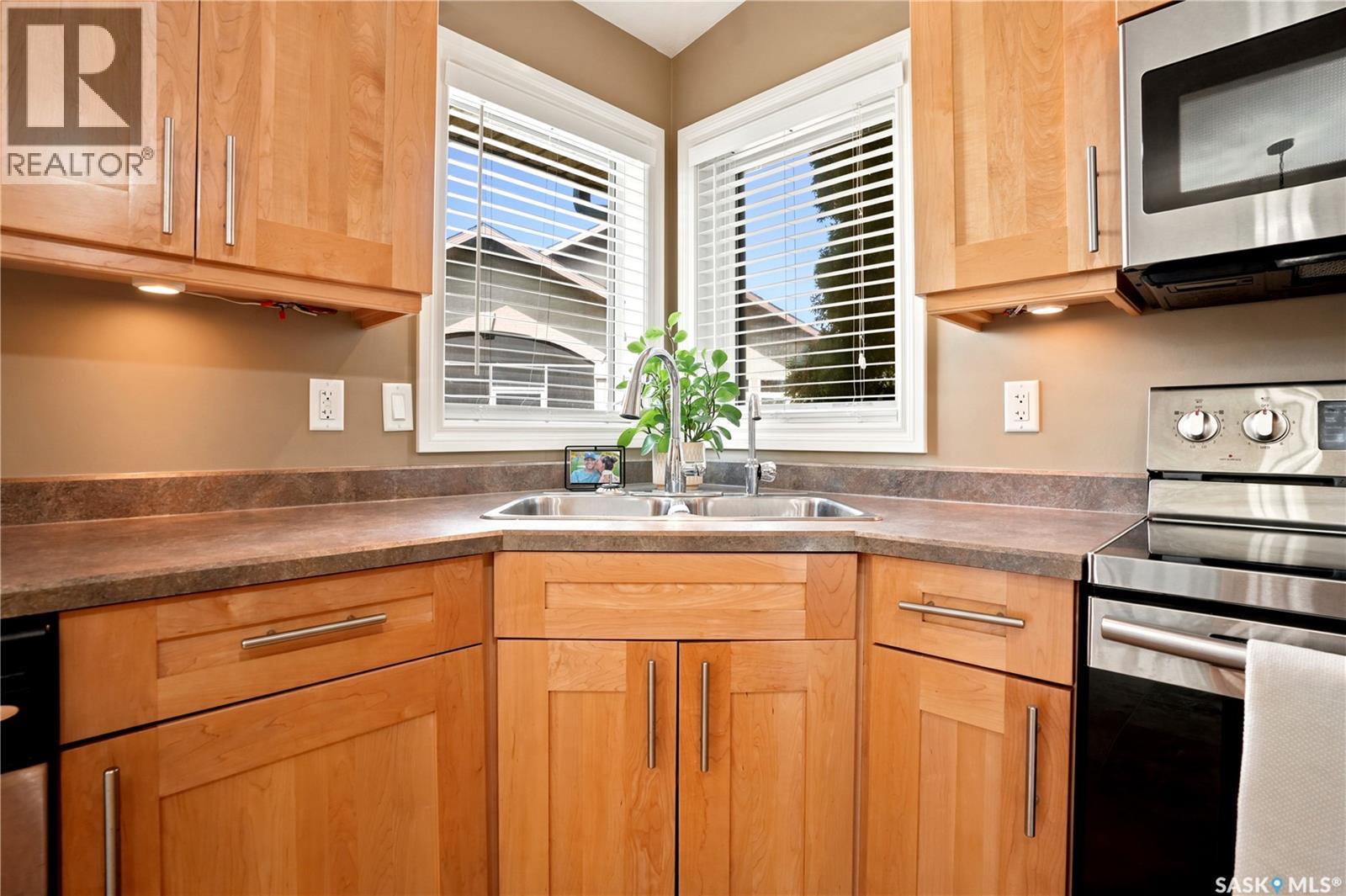 4526 Brass CRESCENT - 16