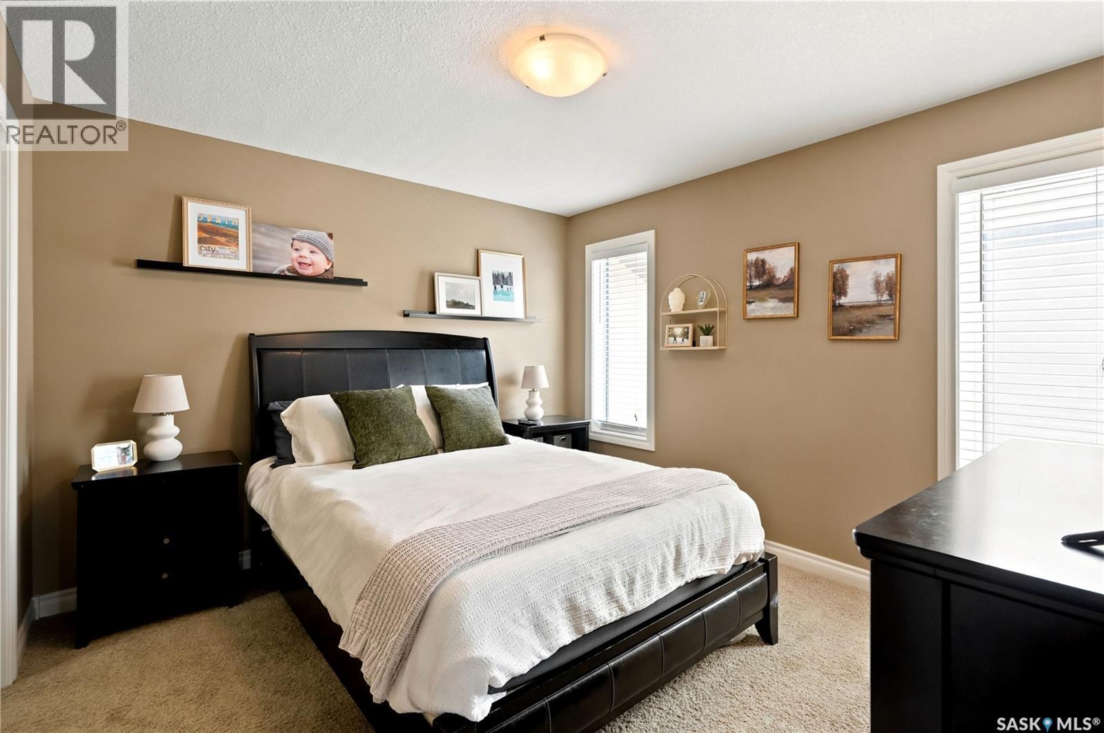 4526 Brass CRESCENT - 21