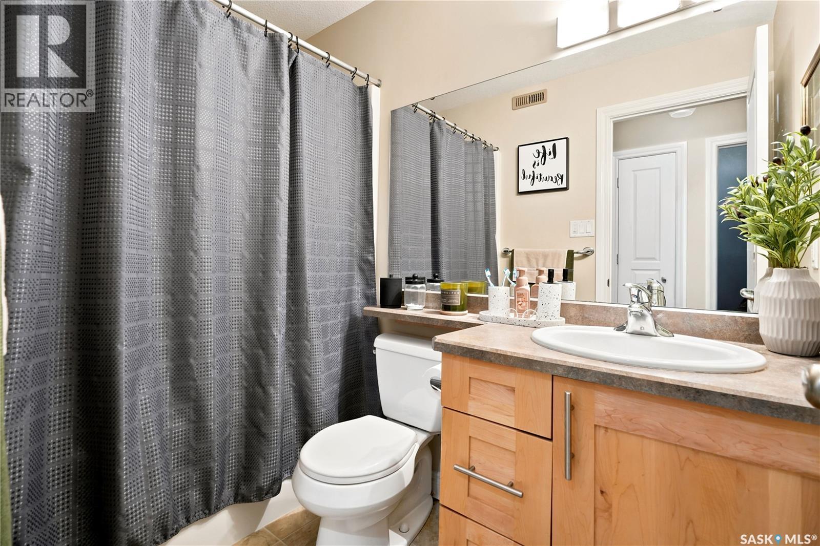 4526 Brass CRESCENT - 24