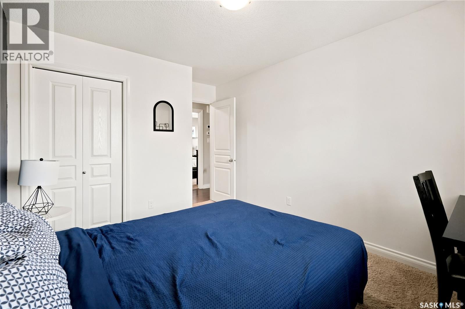 4526 Brass CRESCENT - 25