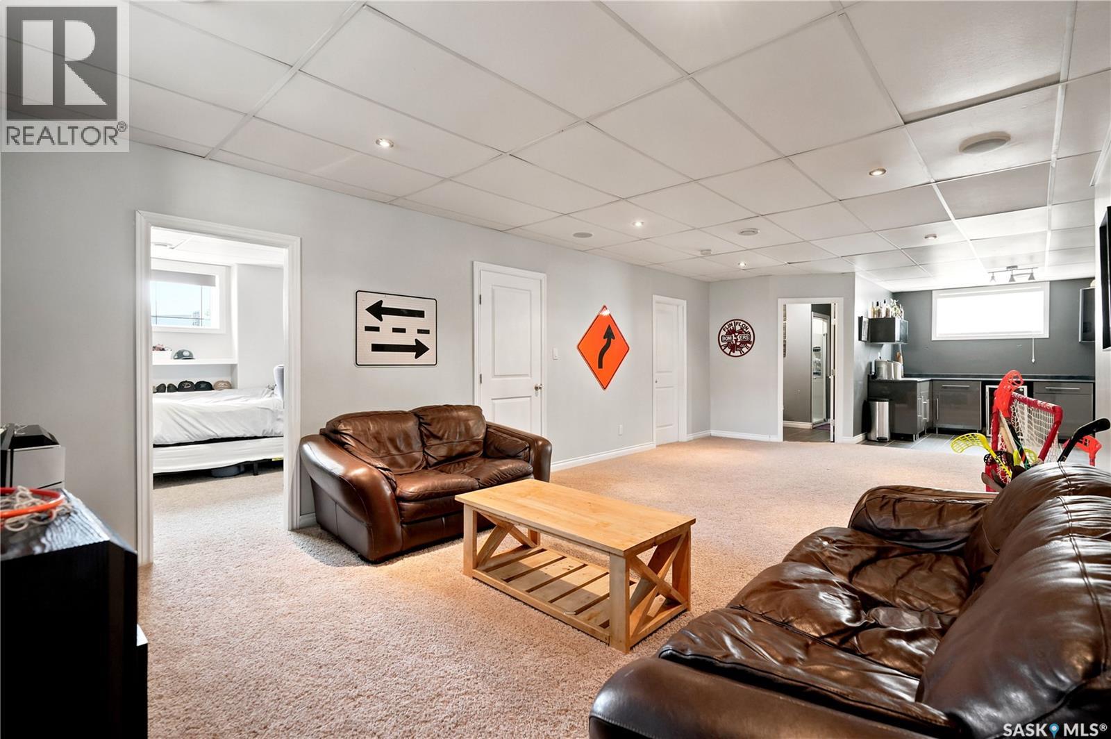 4526 Brass CRESCENT - 31